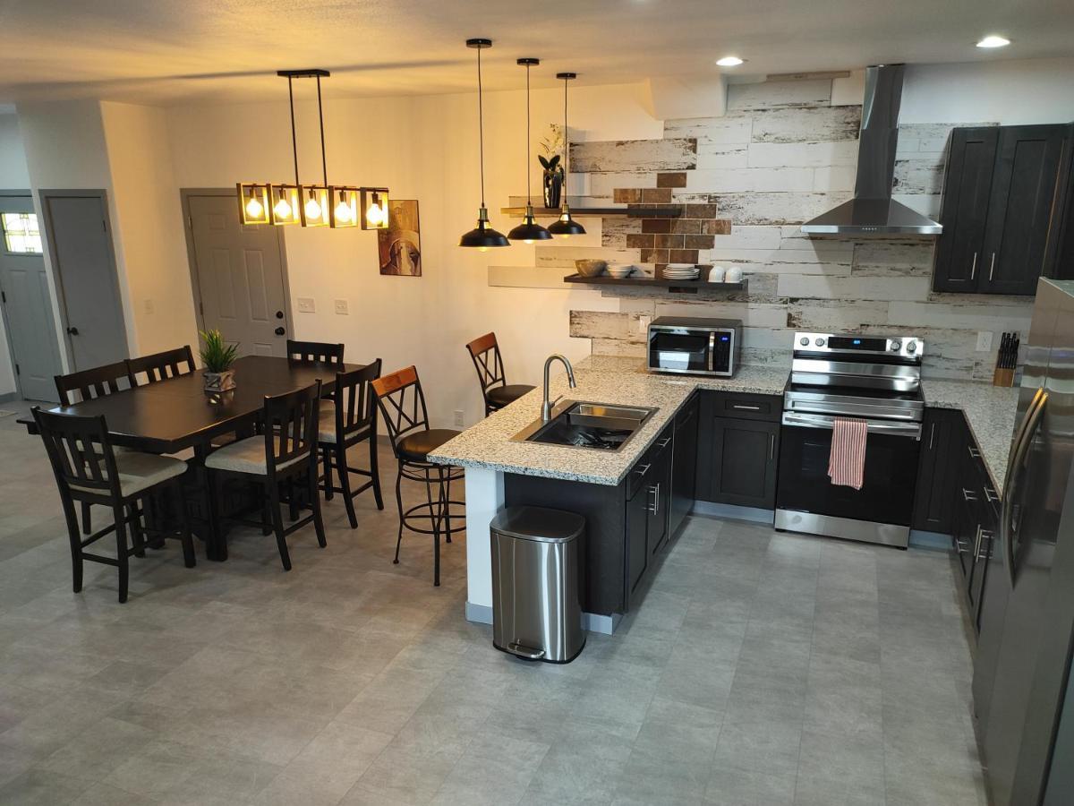 New House With Comfortable King Beds Medford Extérieur photo